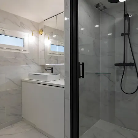 Charming Newly Renovated In The Heart Of St Germain Des Pres