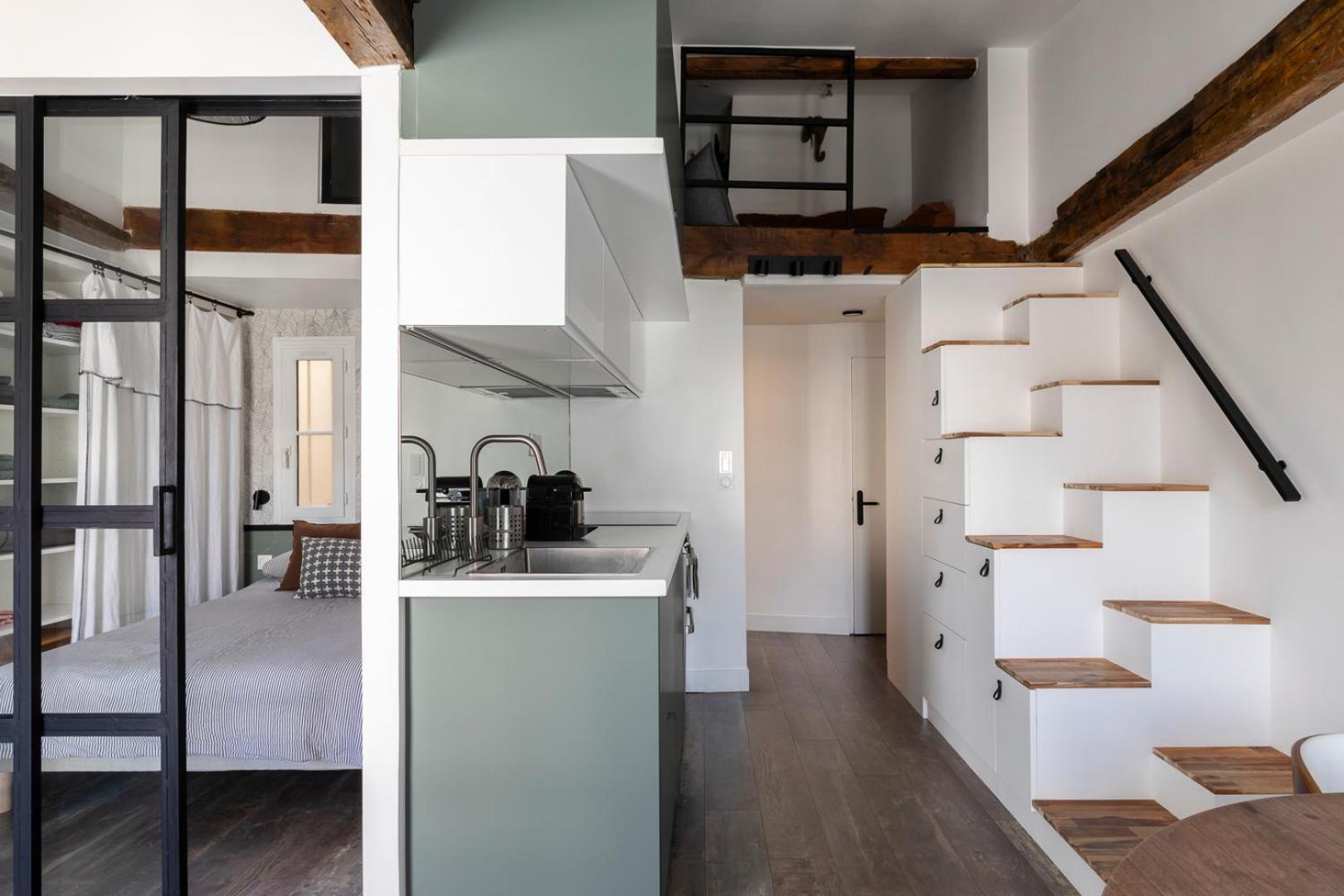 Charming Newly Renovated In The Heart Of St Germain Des Pres Apartment *