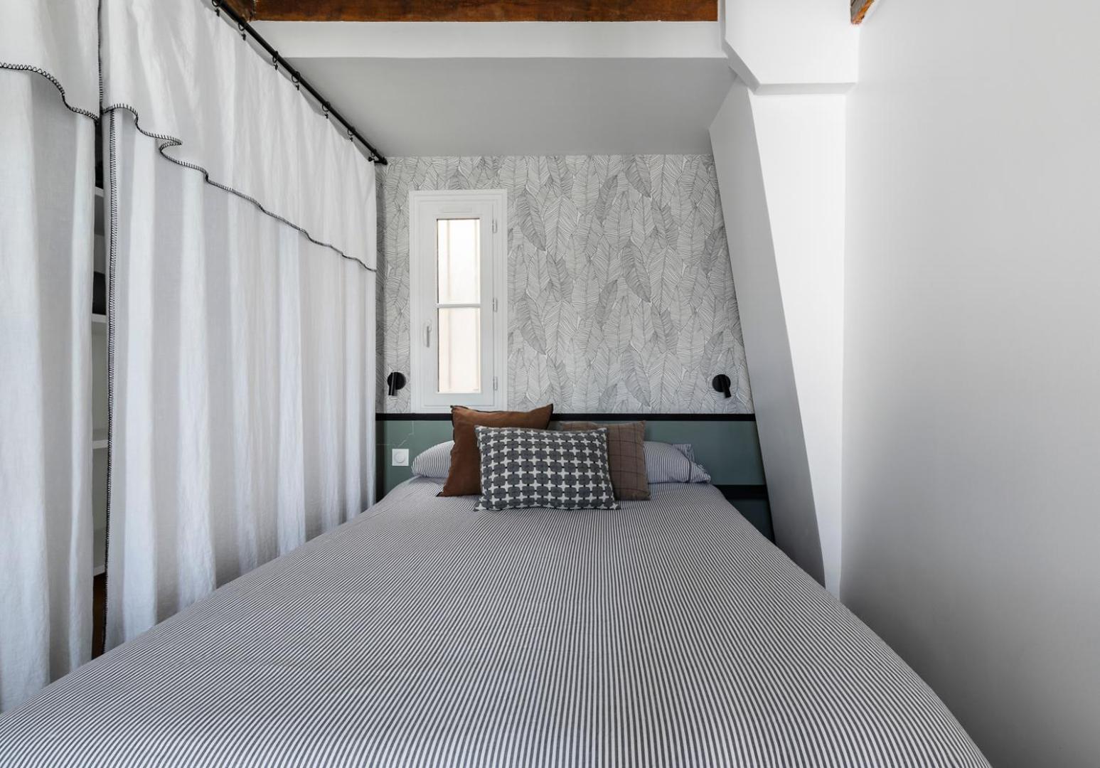 Charming Newly Renovated In The Heart Of St Germain Des Pres Apartment *